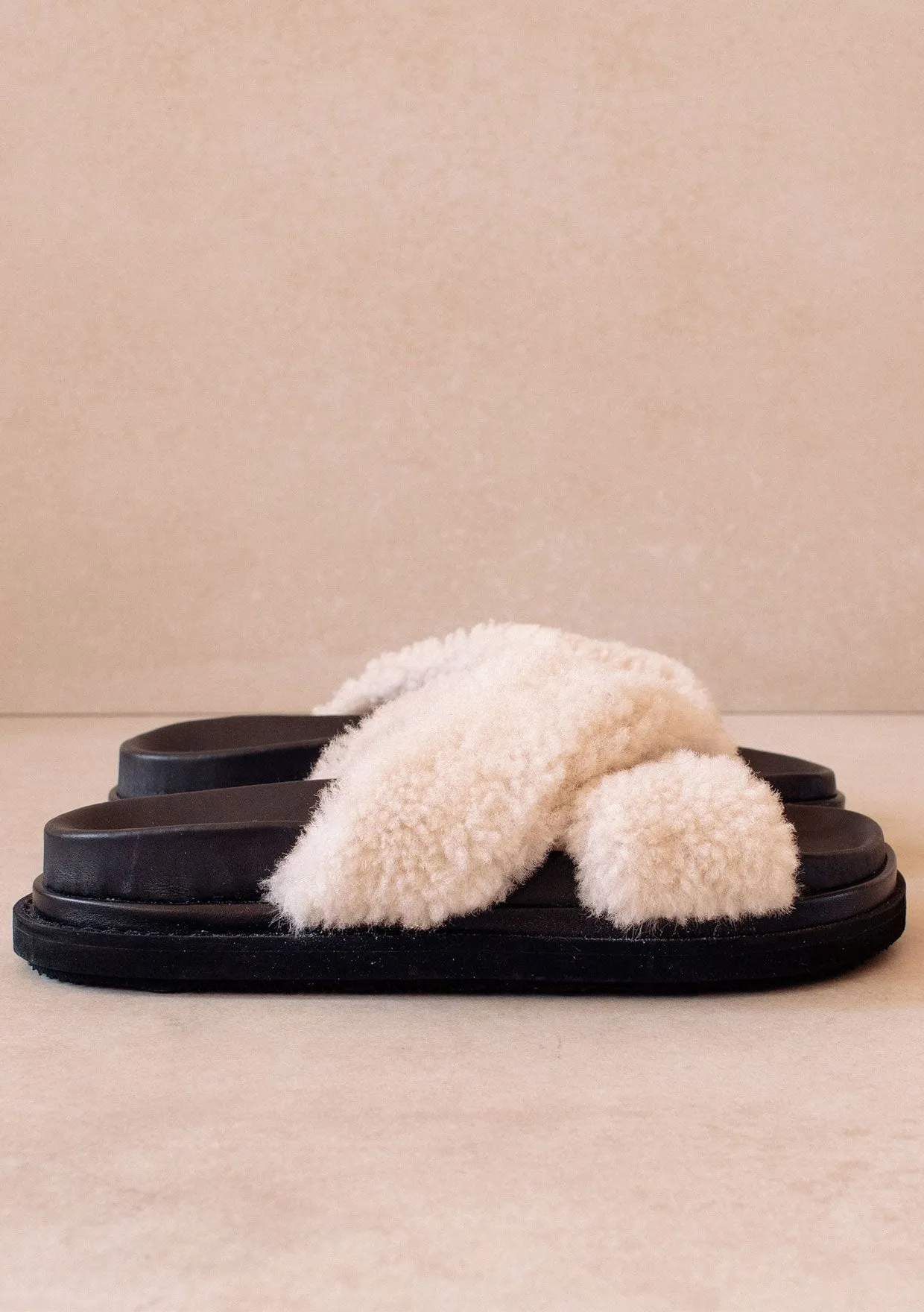 ALOHAS Cloud Shearling Slipper Sandals