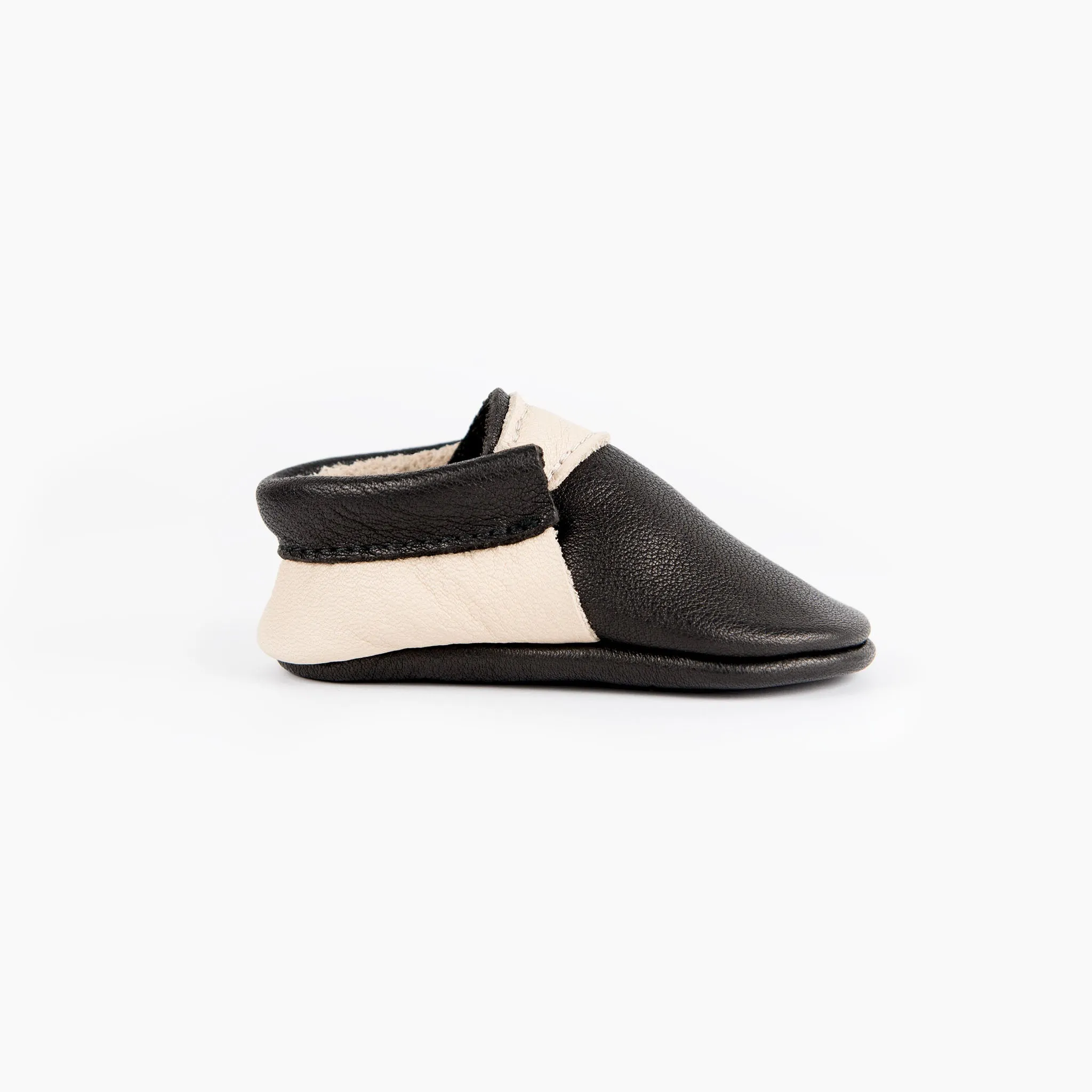 BLACK/CREAM URBAN MOCCASINS