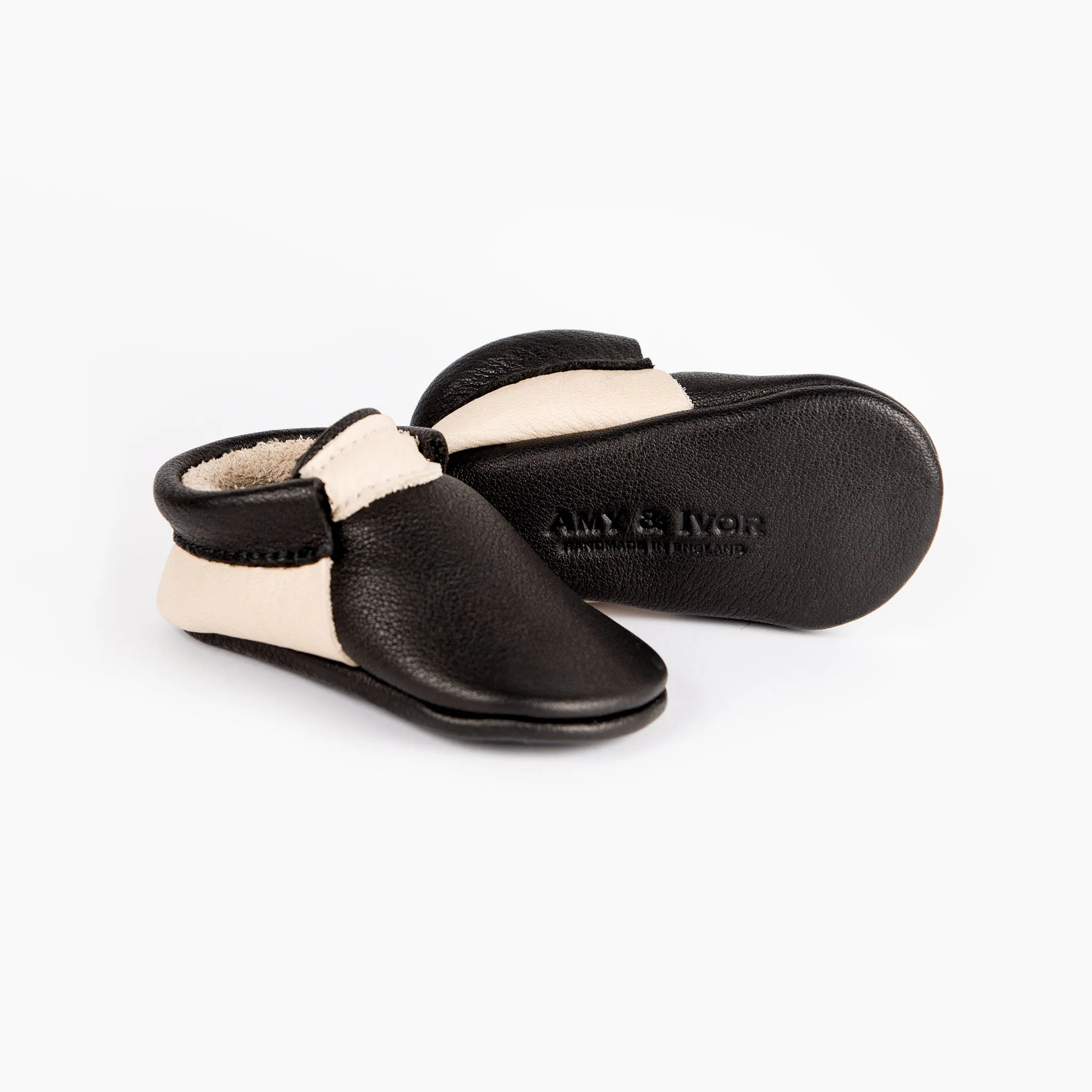 BLACK/CREAM URBAN MOCCASINS
