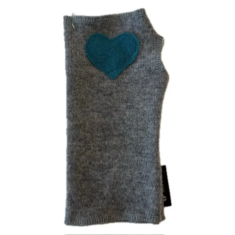 Cashmere Short Fingerless Mittens with Single Heart