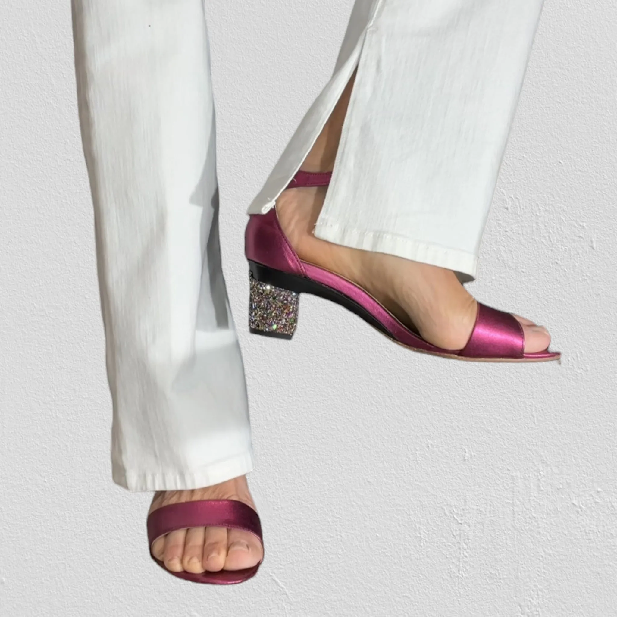 Deyi Metallic Fushia Sandal