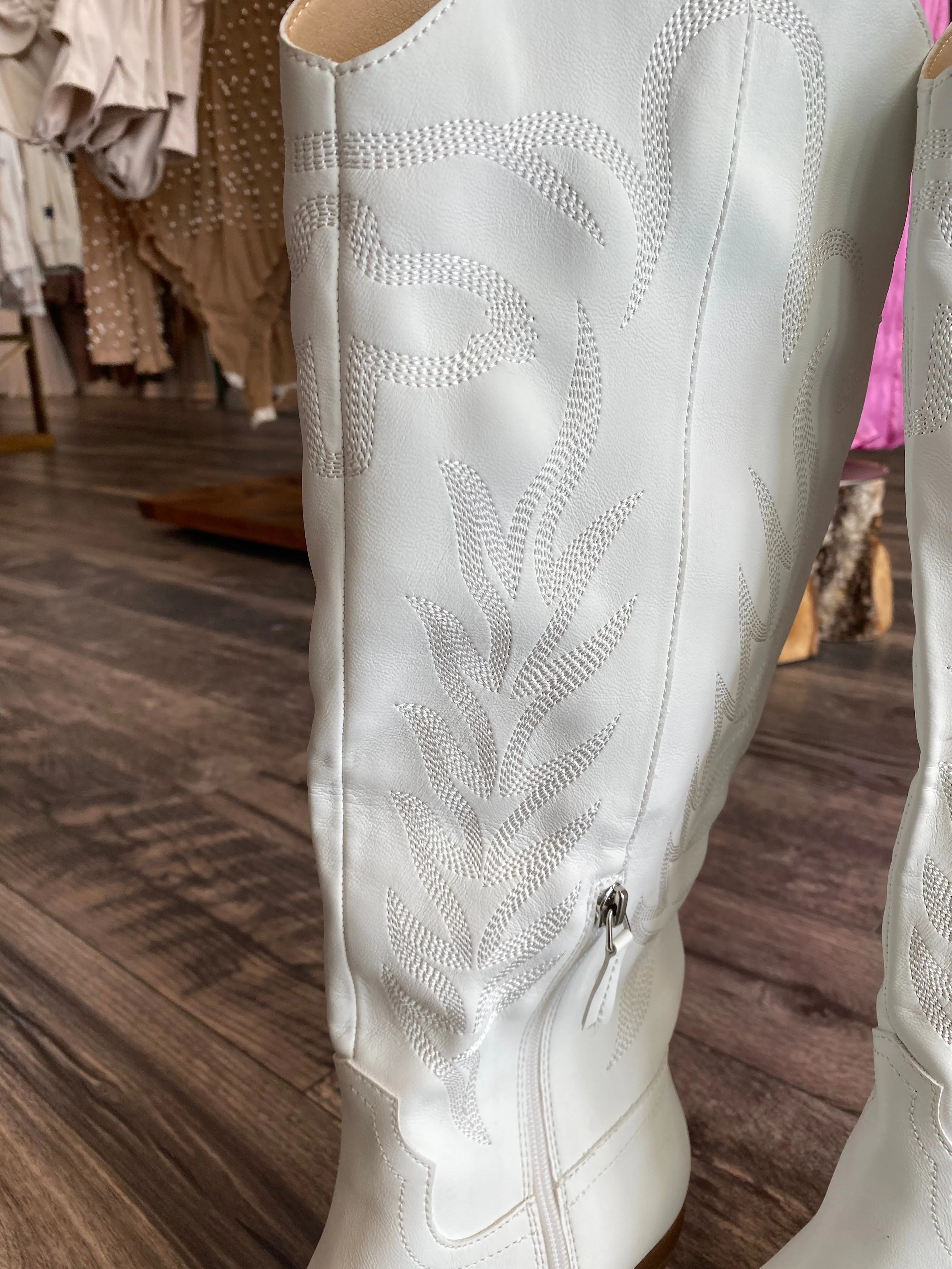 Dolly White Boots