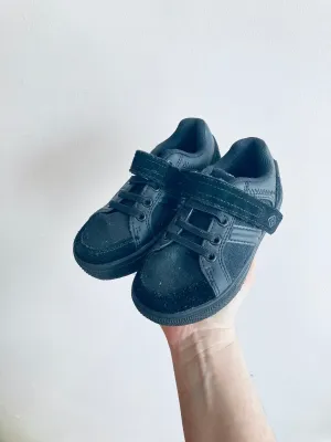Elastic Lace Velcro Sneakers - Dream Pairs // 9 Toddler
