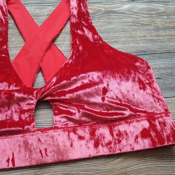 Fabletics Crushed Velvet Sports Bra Athletic Padded