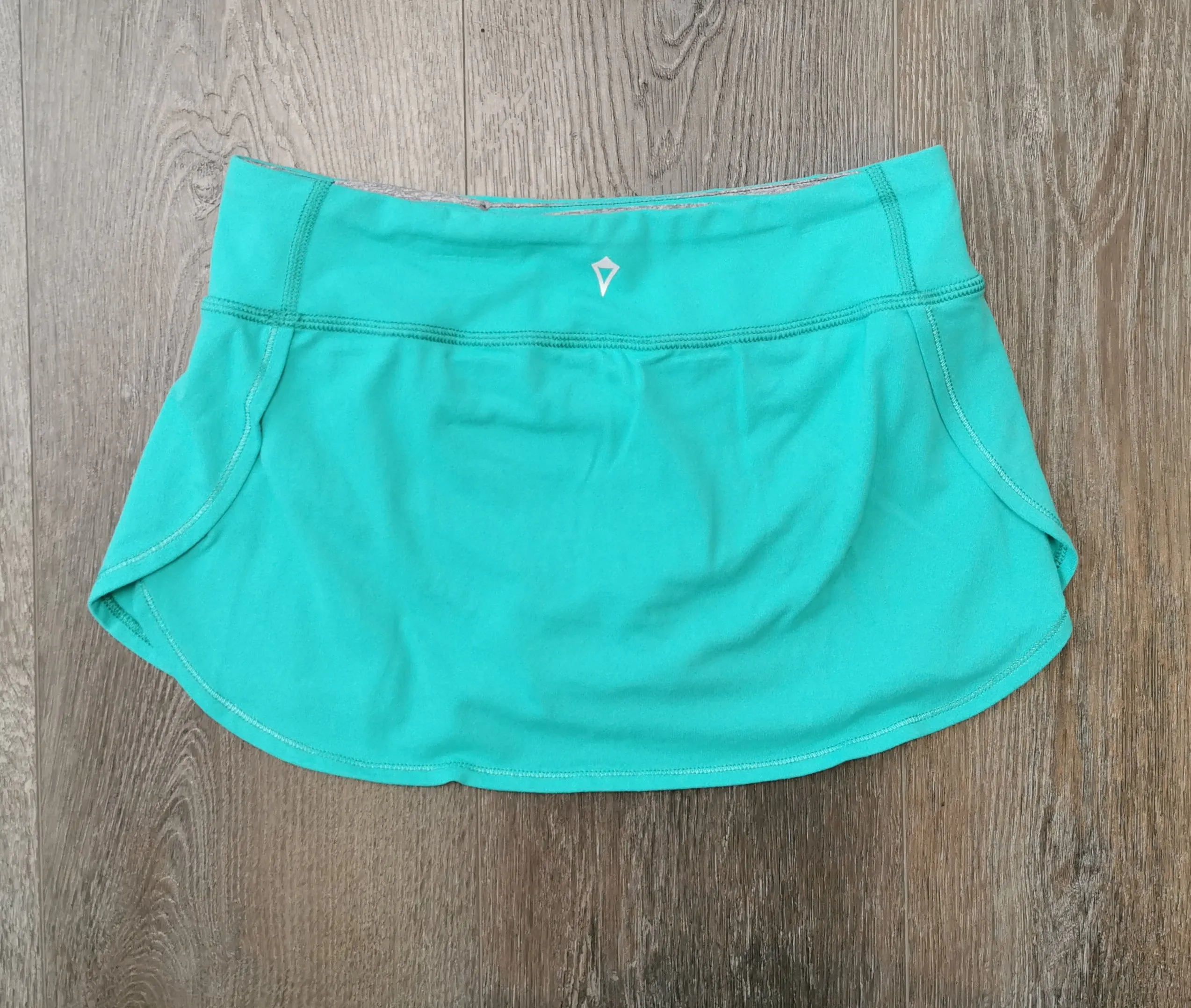 GIRL SIZE 10 YEARS - IVIVVA ATHLETICA, Athletic Skirt EUC B52