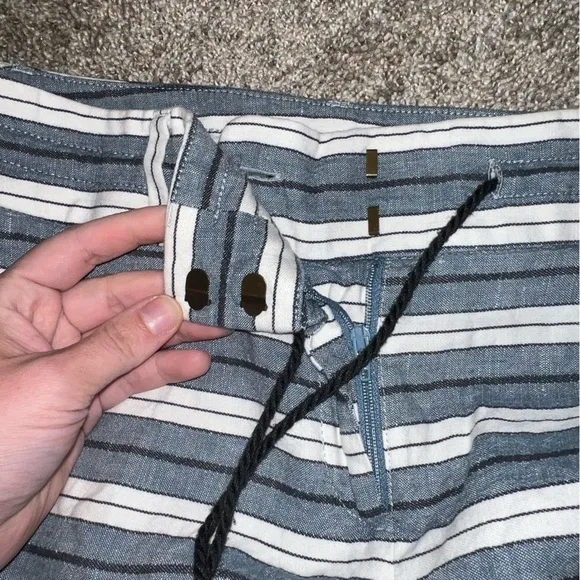 Loft The Riviera Short Striped Size 4