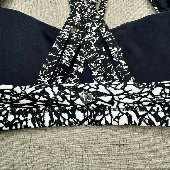 Lululemon Energy Bra H2O Iced Wave White Black 6