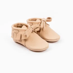 NATURAL LACED MOCCASINS