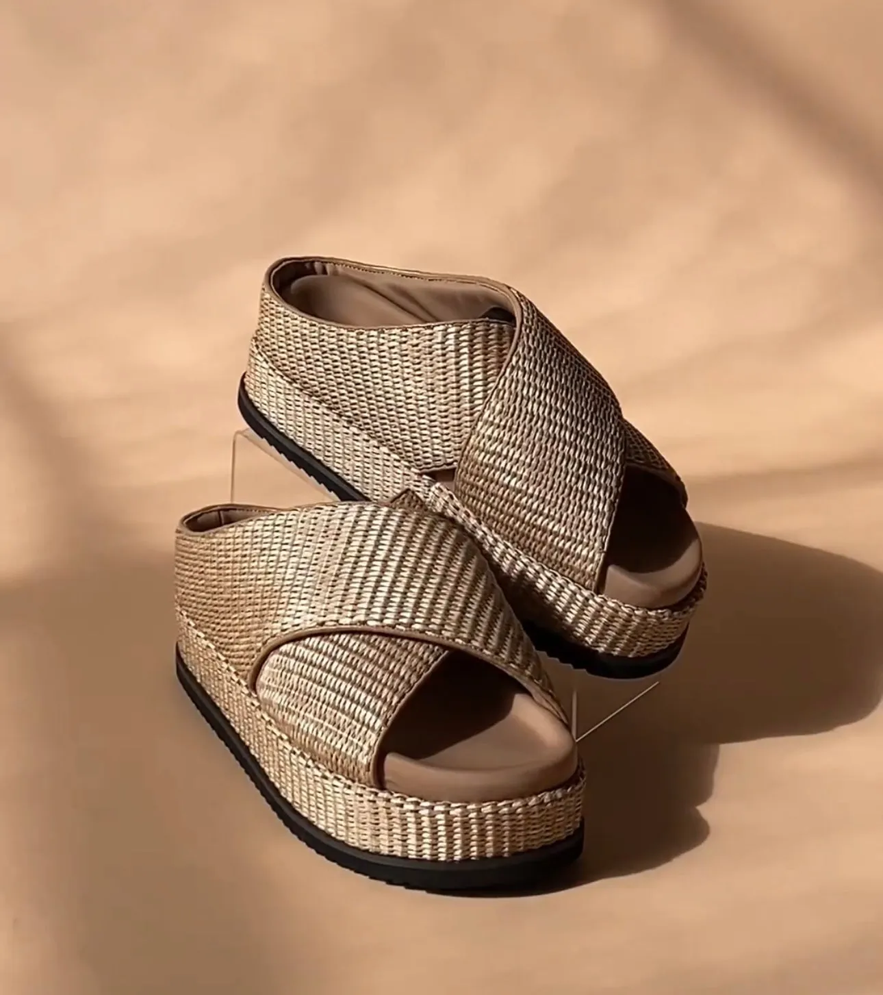 roam: cross stack raffia sandals-natural hi