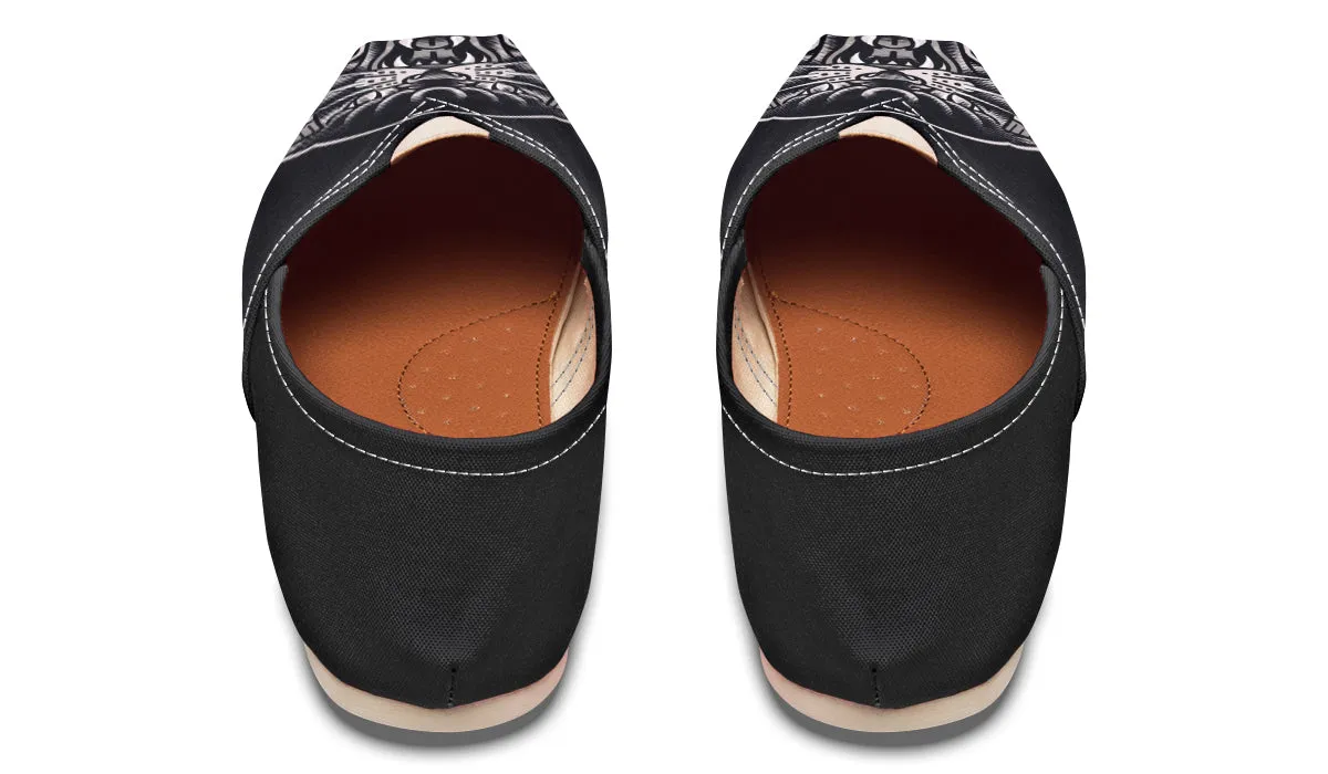 Traditional Panther Casual Shoes