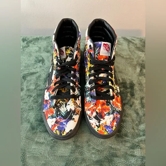 Vans Skateboard Shoe Hi Cuban Floral Men’s 7.5, Women’s 9 Shoes, black outsole