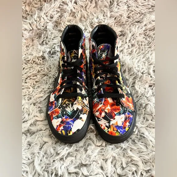 Vans Skateboard Shoe Hi Cuban Floral Men’s 7.5, Women’s 9 Shoes, black outsole