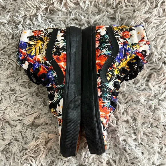 Vans Skateboard Shoe Hi Cuban Floral Men’s 7.5, Women’s 9 Shoes, black outsole