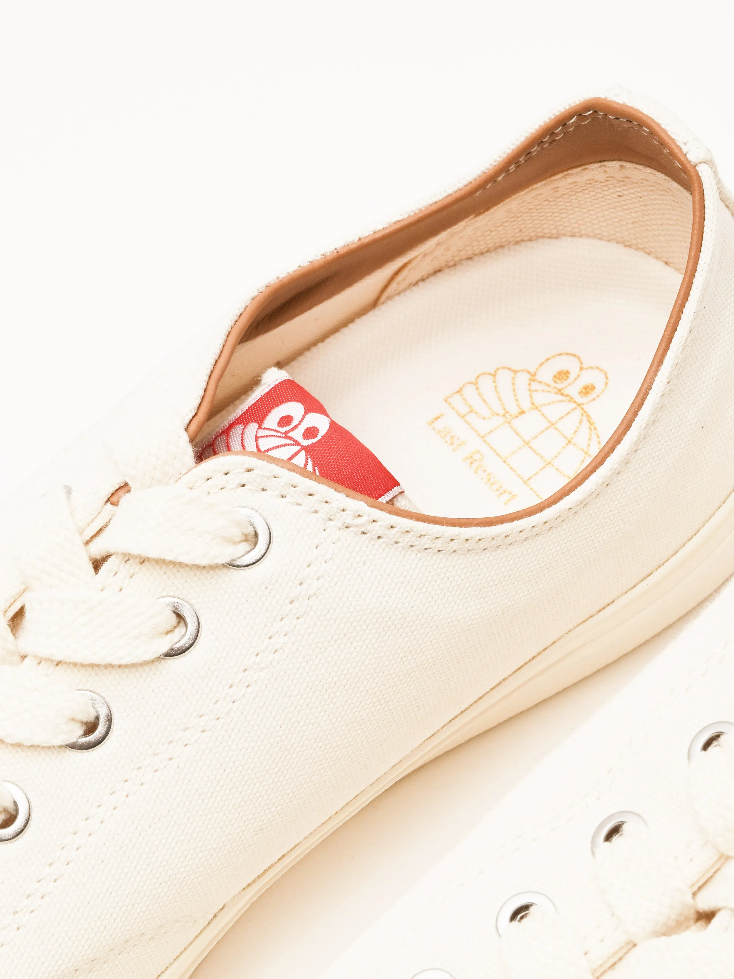 White/White VM003 LO Canvas